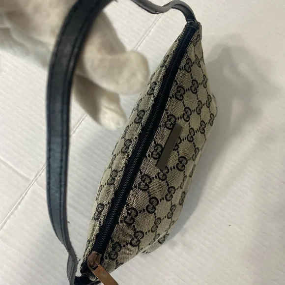 Gucci Black and Cream Shoulder Bag - Picture 6 of 12